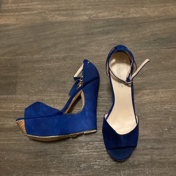 Shoes - Picture 4 of 4